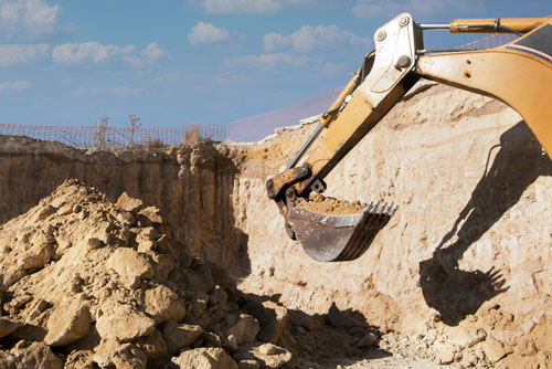 Travaux de terrassement pour la création d’une digue de protection Travaux de terrassement pour la création d’une digue de protection